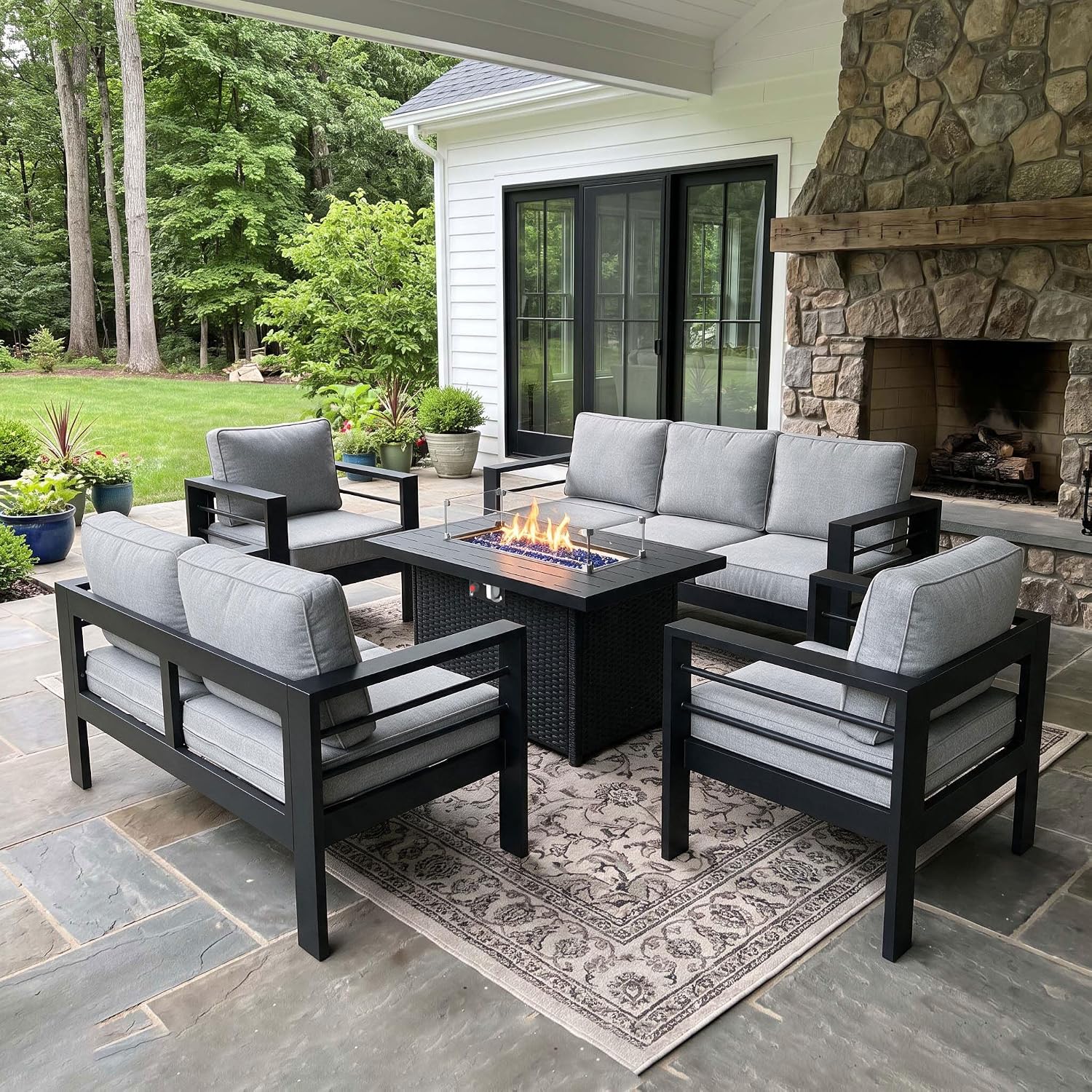Outdoor Furniture Fire Pit Set - ชุดเฟอร์นิเจอร์อะลูมิเนียมสำหรับใช้ภายนอกอาคาร พร้อมโต๊ะสำหรับวางเตาผิง ประกอบด้วย 5 ชิ้น โซฟาสำหรับนั่งพูดคุยแบบแยกส่วน